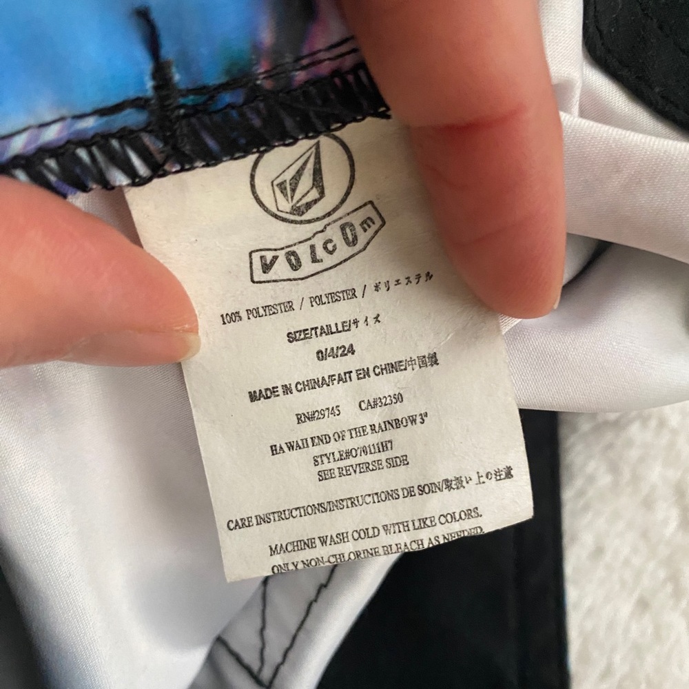 Volcom Swim/Board Shorts - Picture 3 of 10